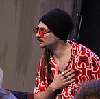 פרפרים הם חופשיים צלמת שחר זגורי