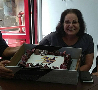 ברכה ברנשטיין, מנהלת הכספים שלנו מציינת 35 שנות עבודה בבית צבי!